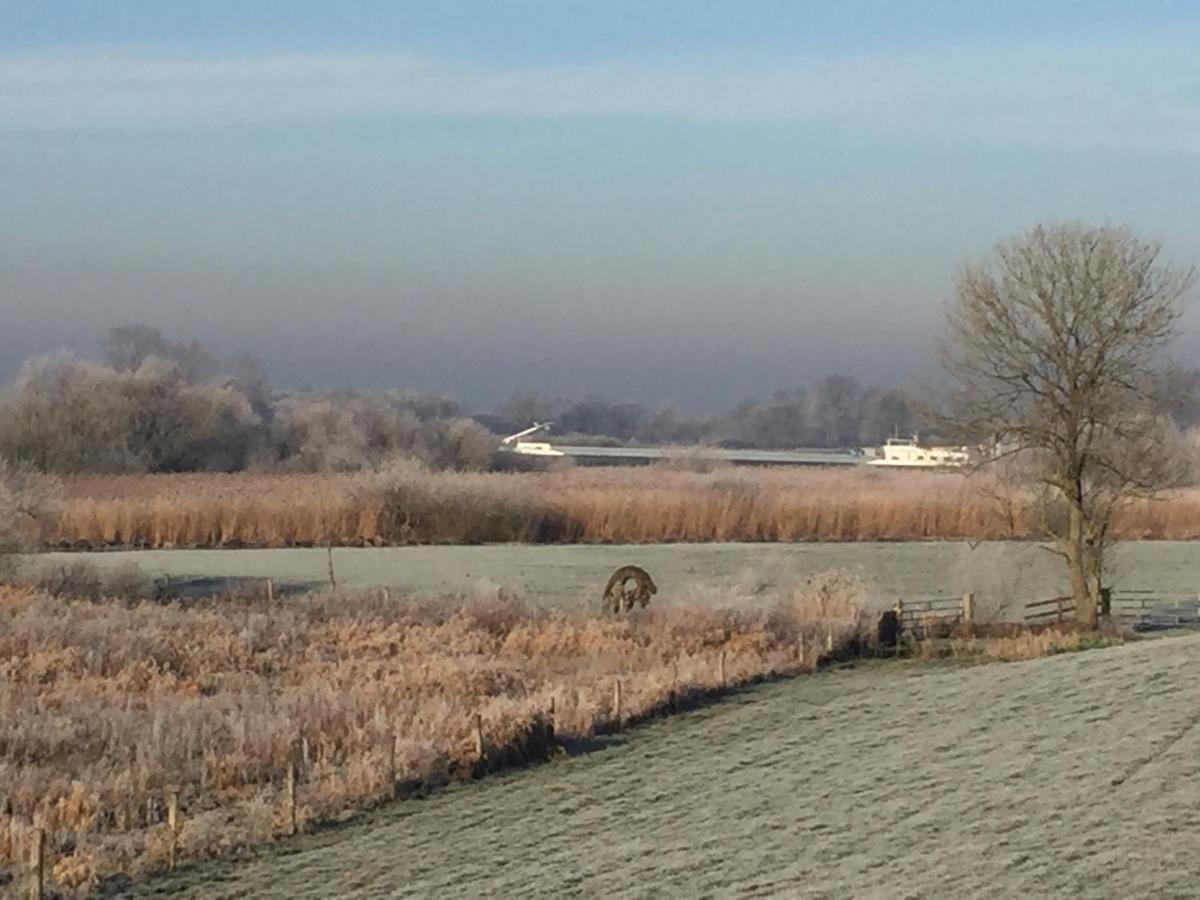 Klein Vreugderijk Bed & Breakfast ซโวลเลอ ภายนอก รูปภาพ